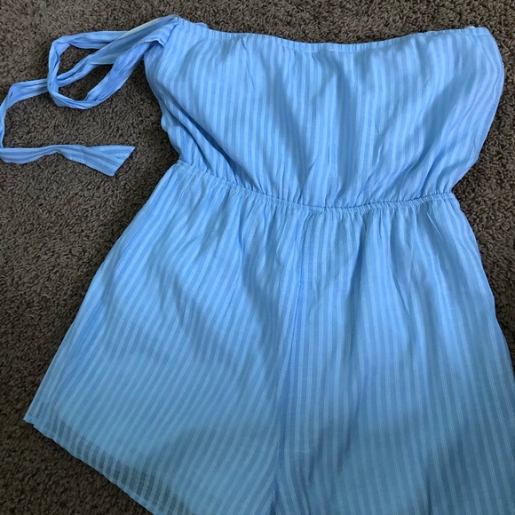 striped blue should tie romper large - Picture 2 of 2